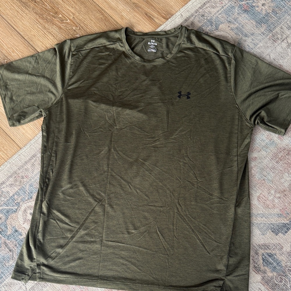 Under Armour Men's Dark Green Short Sleeve Tee